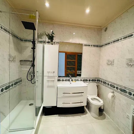 2 Bedrooms In Marais شقة باريس